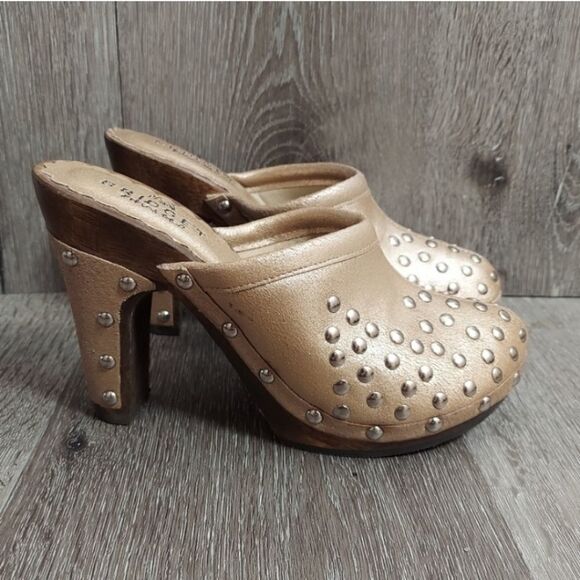 Bridget Shuster FOXY Gold Metallic Studded Heeled Clogs 6 - Picture 1 of 11